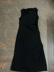Sleek Black Sleeveless Maxi Dress