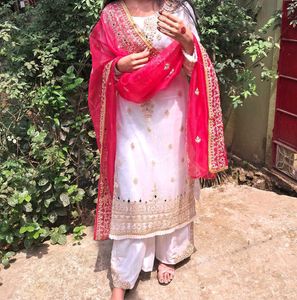 New Stunning Organza Mirror work kurta set💫