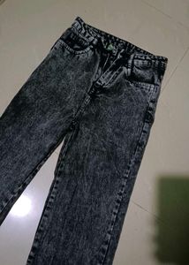 Gray Wide-Leg Denim Jeans
