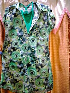 Brand New Floral Top With Green Inner