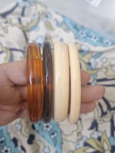 Set of 4 Retro Resin Bangles