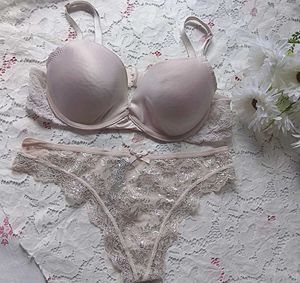 Lace Bra and Panty Set