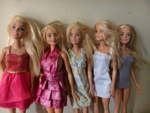 Set of 5  barbie Blonde Fashion Dolls