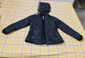 Stylish Padded Jacket with Detachable Fur Hood