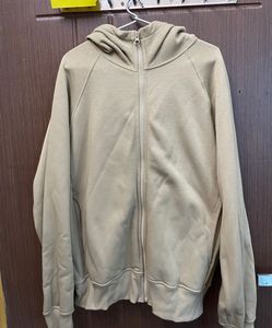 Uniqlo Beige Sweatshirt with inner fleece lining