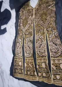 Elegant Embroidered Kurta Set with salawar