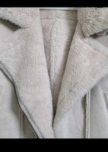 Chic Cream Winter Jacket with Soft Fur Lining