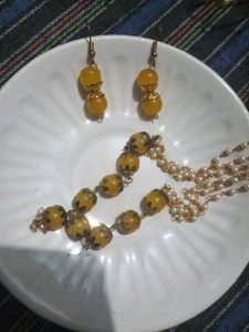 Pearl Necklace With Earrings
