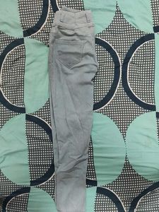 Light Wash High-Waisted Jeans
