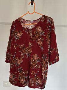 Maroon Floral Print Button-Up Top