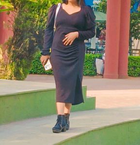 A Black Bodycon....✨🥵