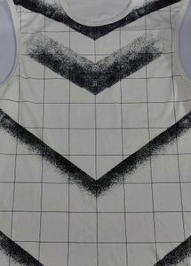 Graphic Print Sleeveless inner vest