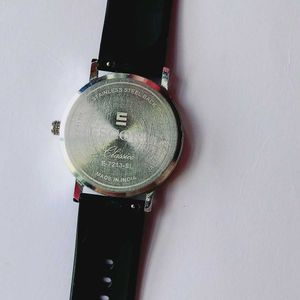Escort Men's Stylish Black Dial Watch
