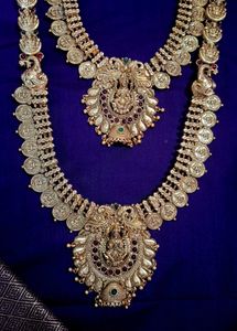 Traditional Gold Tone Necklace &amp; Earring Set