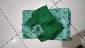 Green Tie-Dye Saree with Gold Accents