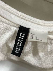 H&amp;M Chic White Crop Top