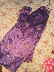 💜 lavender top🪻with Embellished Neckline and ski