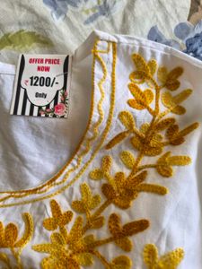 White Lucknowi Chikankari Kurta