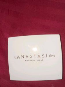 Anastasia Beverly Hills Highlighter