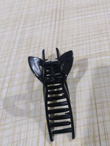 Black Hair Claw Clip