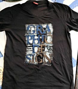 Men's Graphic Design V-Neck T-Shirt