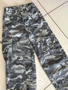 Newme Camouflage Cargo Pants