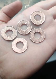 One Pice 1944,1947 Hole Coin