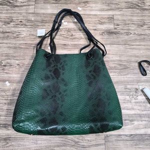 Stylish Green Snake Print Shoulder Bag
