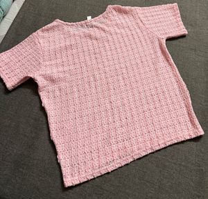 Soft pink textured crop top !
