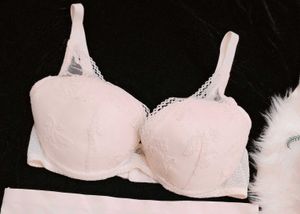 Lace embroidery plunge bra with brief 👍