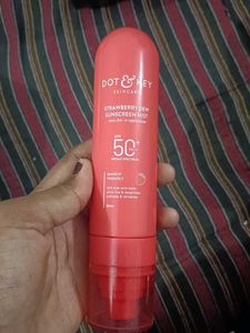 DOT & KEY Strawberry Dew Sunscreen Mist SPF 50+