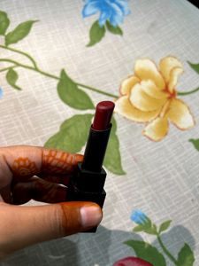 SUGAR AND NYBAE SET 0F 2 COMBO LIPSTICKS