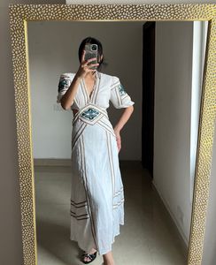 Intricate Embroidered Cut-Out Midi Dress🤍