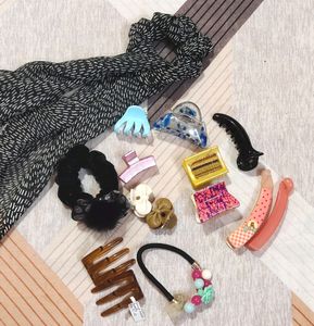 14 Pcs Of Hair Accessories