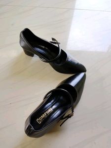 Chic Black Block Heel Mary Janes