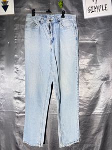 Light Wash Relaxed Fit Jeans