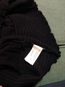 Chic Black Button-Up Cropped Top