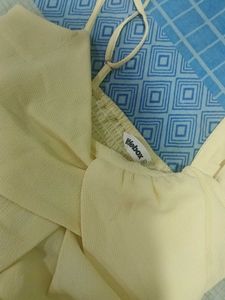 Chic Yellow Sleeveless Top