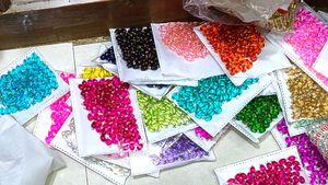 Green Beaded glass Charms for Jewelry 100pi