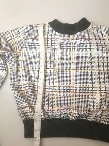 Checkered Long Sleeve Cropped Top