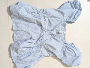mini blue crop top,  with puffed hands