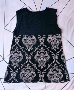 Stylish Black Printed Sleeveless Top