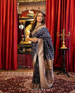 Exquisite Navy Blue Banarasi Silk Saree