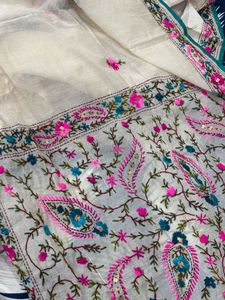 Cream Saree with Floral Embroidery