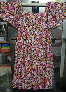 Xl Crepe Dress and Length Of Ttge Dress Is Above The Knees.