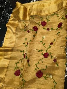 Mummy Is Oldest So She Don't Like Saree