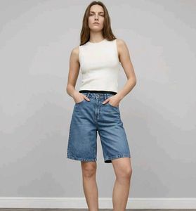 KRAUS. BRANDED.Blue Denim Capris