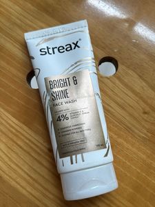 Streax Bright & Shine Face Wash