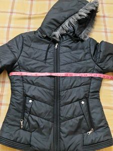 Stylish Padded Jacket with Detachable Fur Hood