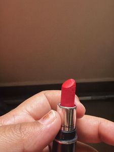 MAC Lipstick - ruby woo